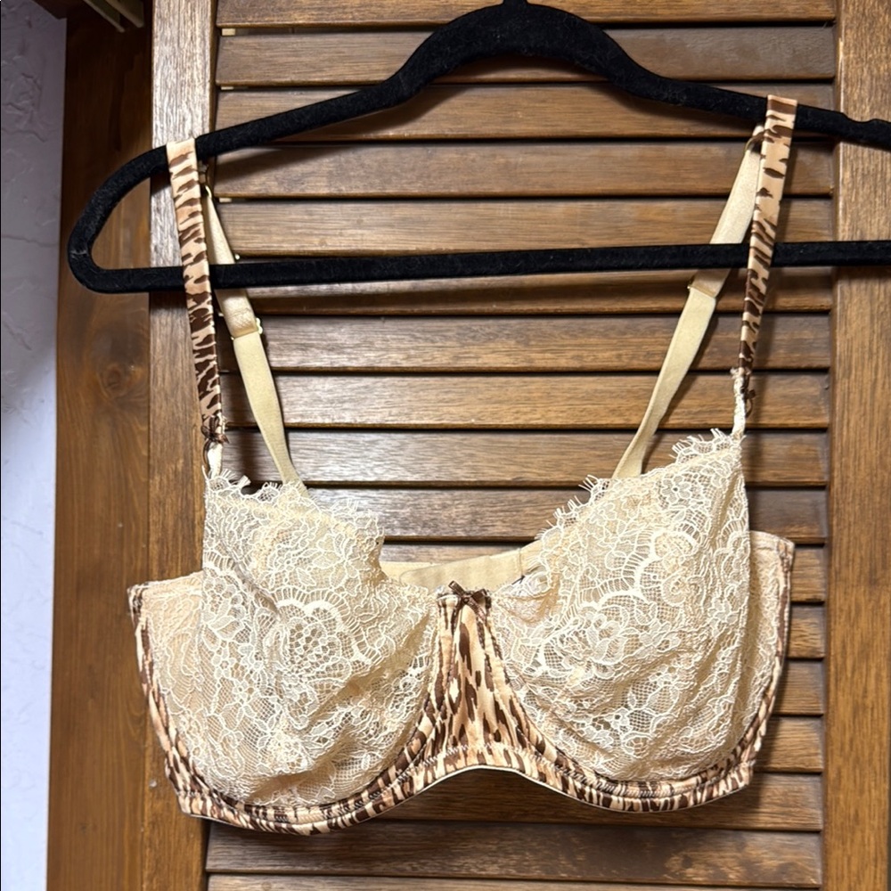 Victoria's Secret Cream and Brown Lace Bra with Underwire